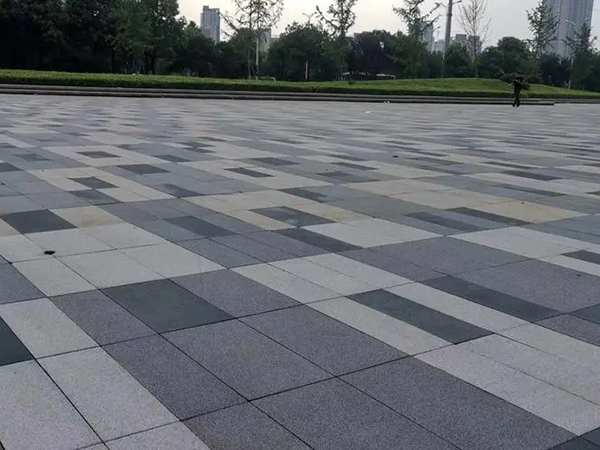 陶瓷透水磚的幾個(gè)特點(diǎn)