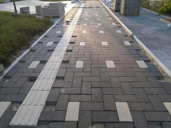 挑選仿石磚應(yīng)從哪幾個(gè)方面入手?